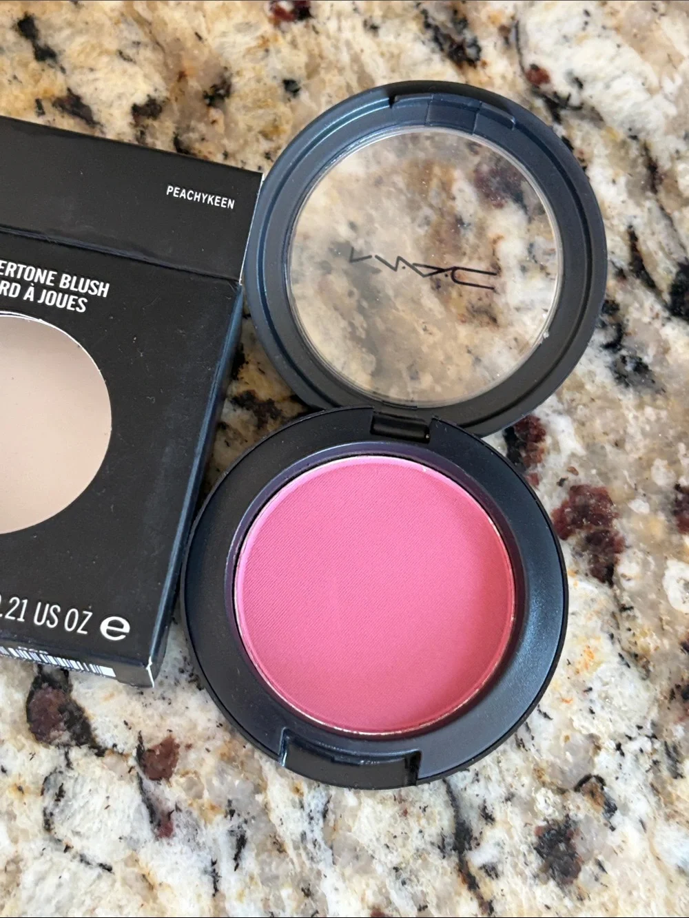 ♥️👍MAC Cosmetics Sheertone Blush Peachykeen